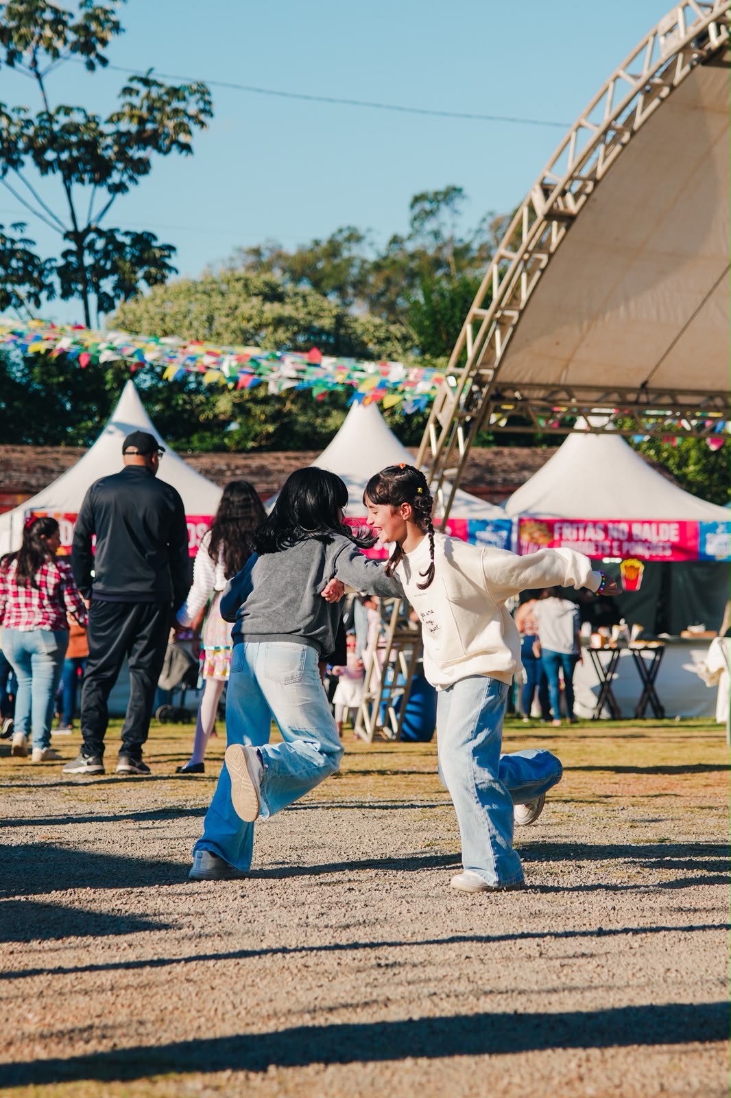Arraiá das Escolas transforma o Shopping Granja Vianna em grande palco da cultura junina